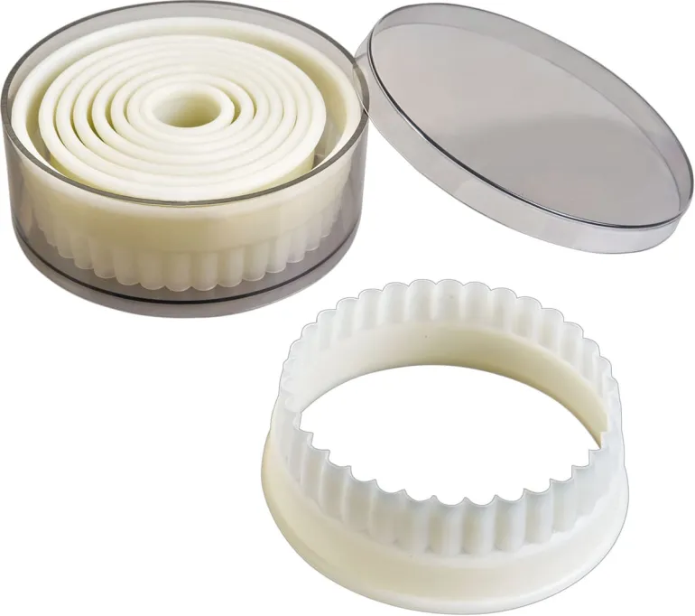Emporte-pièce rond cannelé boîte de 9 pièces Ibili