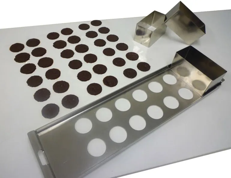 Kit de fabrication palets et tuiles chocolat 24 palets Ø 4 cm