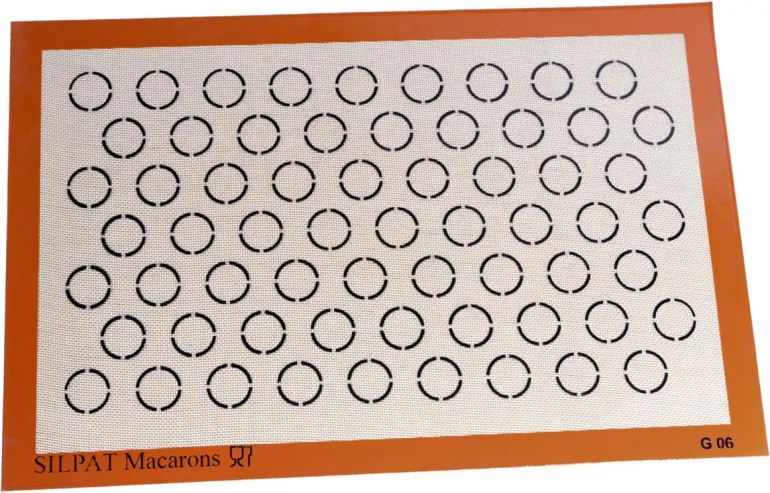 Toile Silpat à macarons 63 empreintes Ø 3,5 cm 58,5 x 38,5 cm Demarle